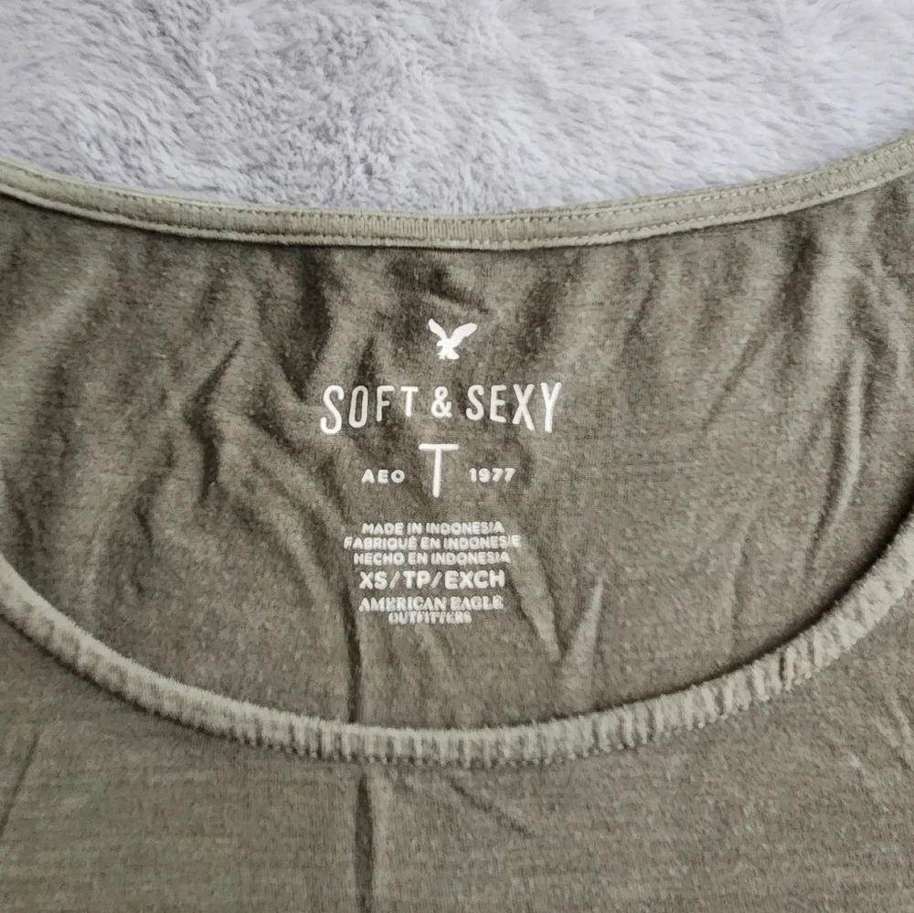 American Eagle Outfitters soft&sexy top bundle - Picture 4 of 11